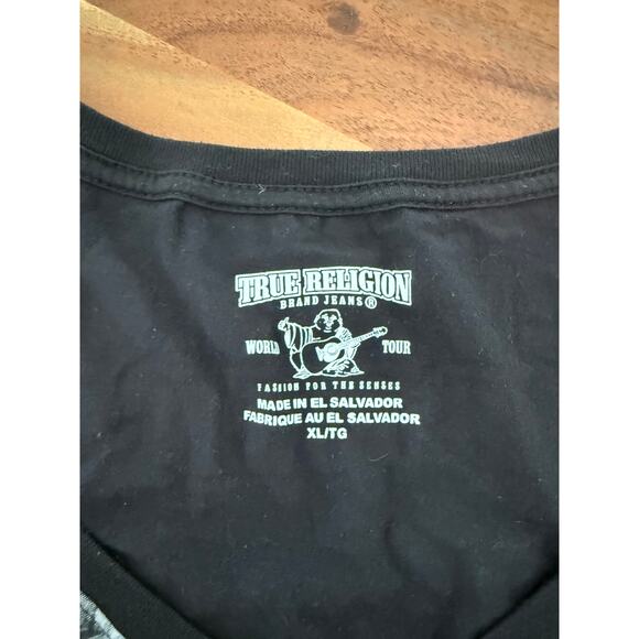 True Religion Dark Floral Foil Classic Rounded V-Neck Tee Size XL - Picture 6 of 6